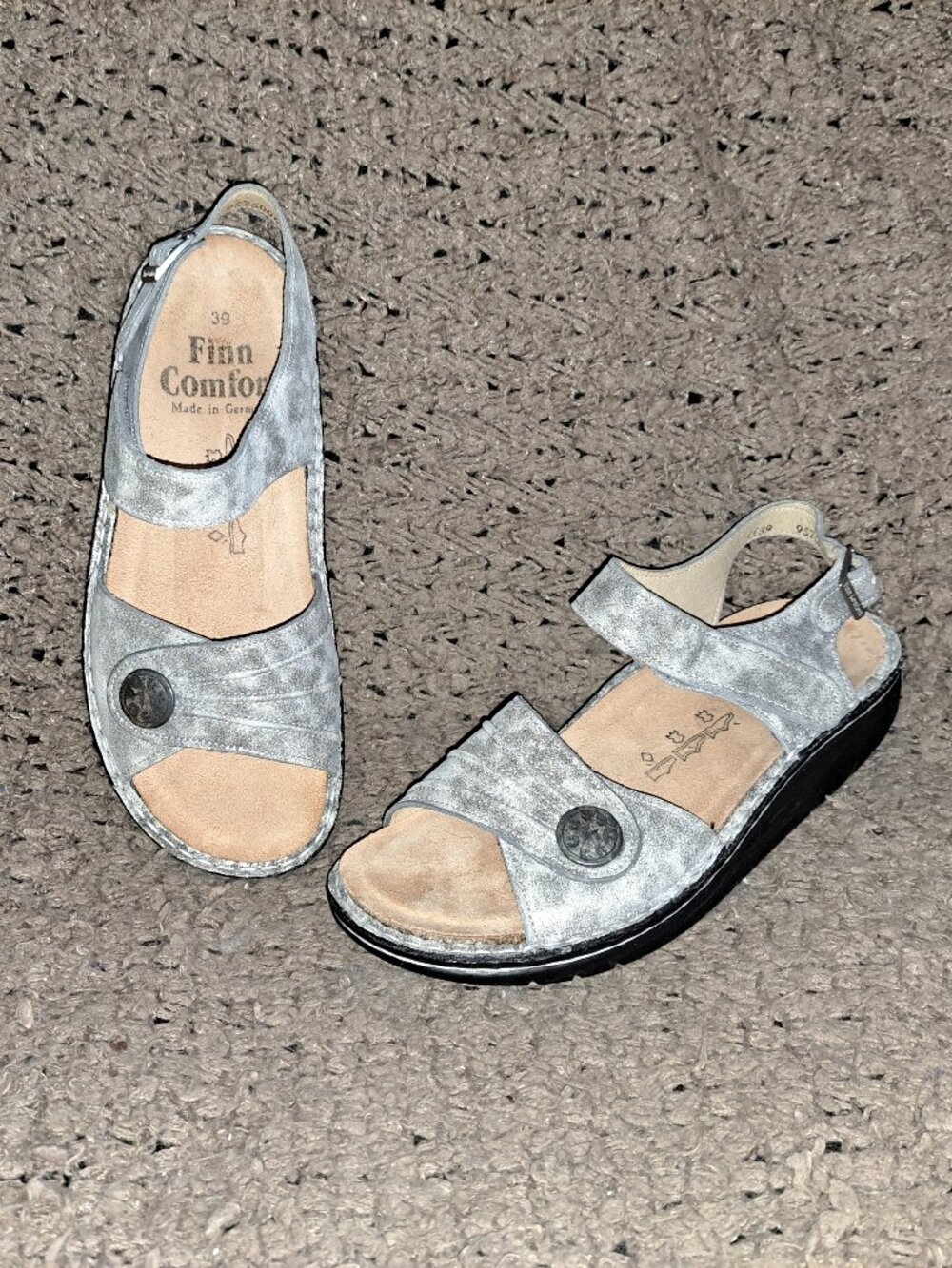 FINN COMFORT-Sausalito Sandal-Silver Metallic Leather-Strappy Comfort-Sz 39-NWOB